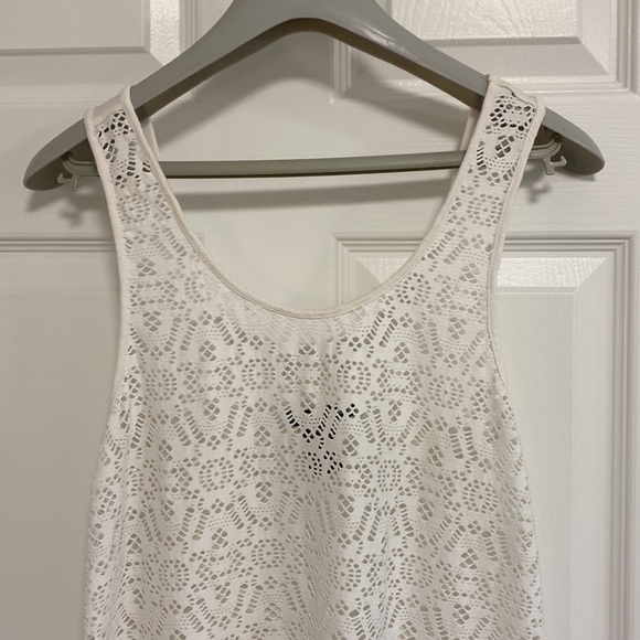 chelsea & theodore white lace tank - Picture 2 of 4